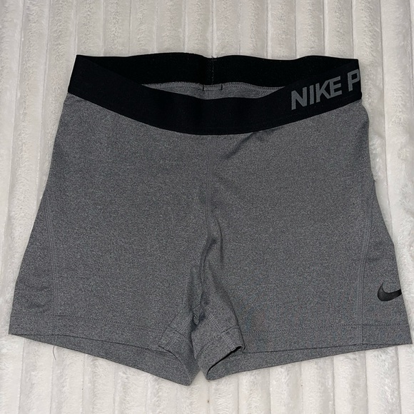 Nike Pants - Nike Pro Short | Size Medium